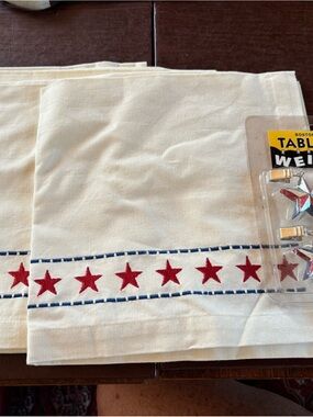 NWOT Americana Set - 4 TAG Embroidered Star Napkins & Boston Warehouse wei